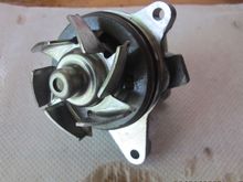 FoMOCo water pump for 2L petrol engine
