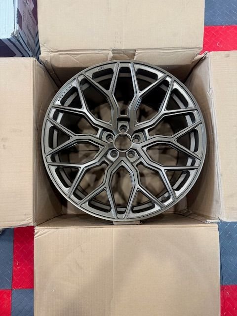 Wheels and Tires/Axles - 5X108 Vossen HF-2 2-20X9” 2-20x11” Satin Bronze set - New - -1 to 2027  All Models - -1 to 2027  All Models - West Harrison, NY 10604, United States