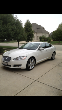 2009 XF Supercharged Tan and Black inside