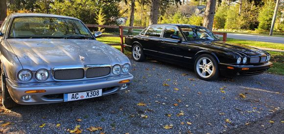 2000 XJ8 & 1999 XJR