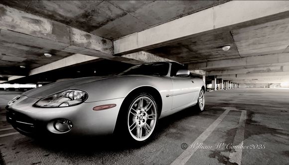 Greetings from Palm Beach County, FL. 2001 XK8 ragtop, with 70k mi. Photographed last wk @ Convention Center. She loves to purrrrrr along Florida’s long, straight, flat and pristine roadways.