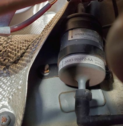 2004 XK8 fuel filter