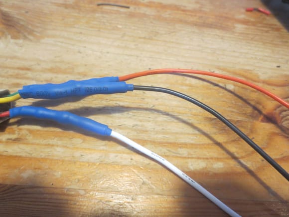 This pic shows the smaller diameter silsicone wires the Bournes pigtails ate connected to