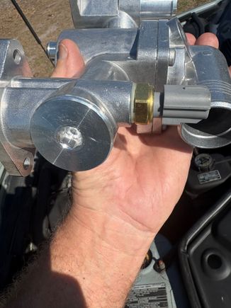 Comes with temperature sensor. WHICH DOES NOT WORK!!!!!