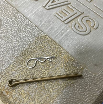 Huge contrast. Big one is 2.5” long and 1/8” thick.
I’d have to straighten the bends in the other to work.