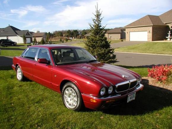 2001 XJ8L