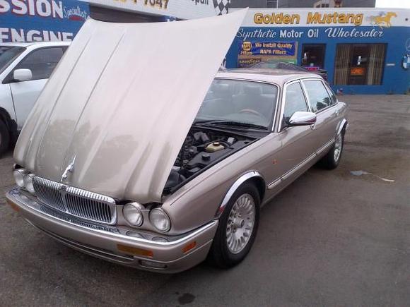 This still has the bonnet hinges at the front of the car making it a bit more secure at higher speeds.
