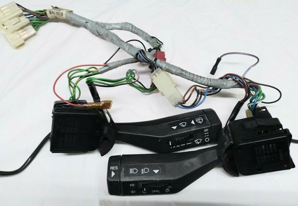 I have the same assembly with the yoke also.
Both include the Fiber Optic Lighting Bundle.