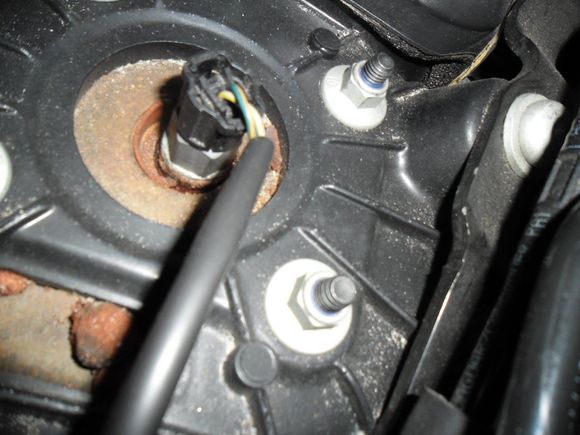 top of worn mount. See shaft is not centered