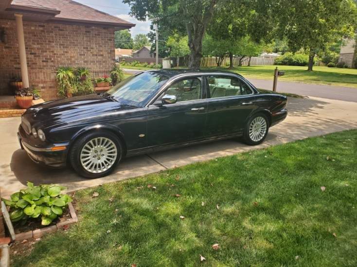 2006 Jaguar Vanden Plas - 06 Vanden Plas - Used - VIN SAJWA82B96SHO1223 - 82,000 Miles - 8 cyl - Automatic - Sedan - Black - Springfield, MO 65807, United States