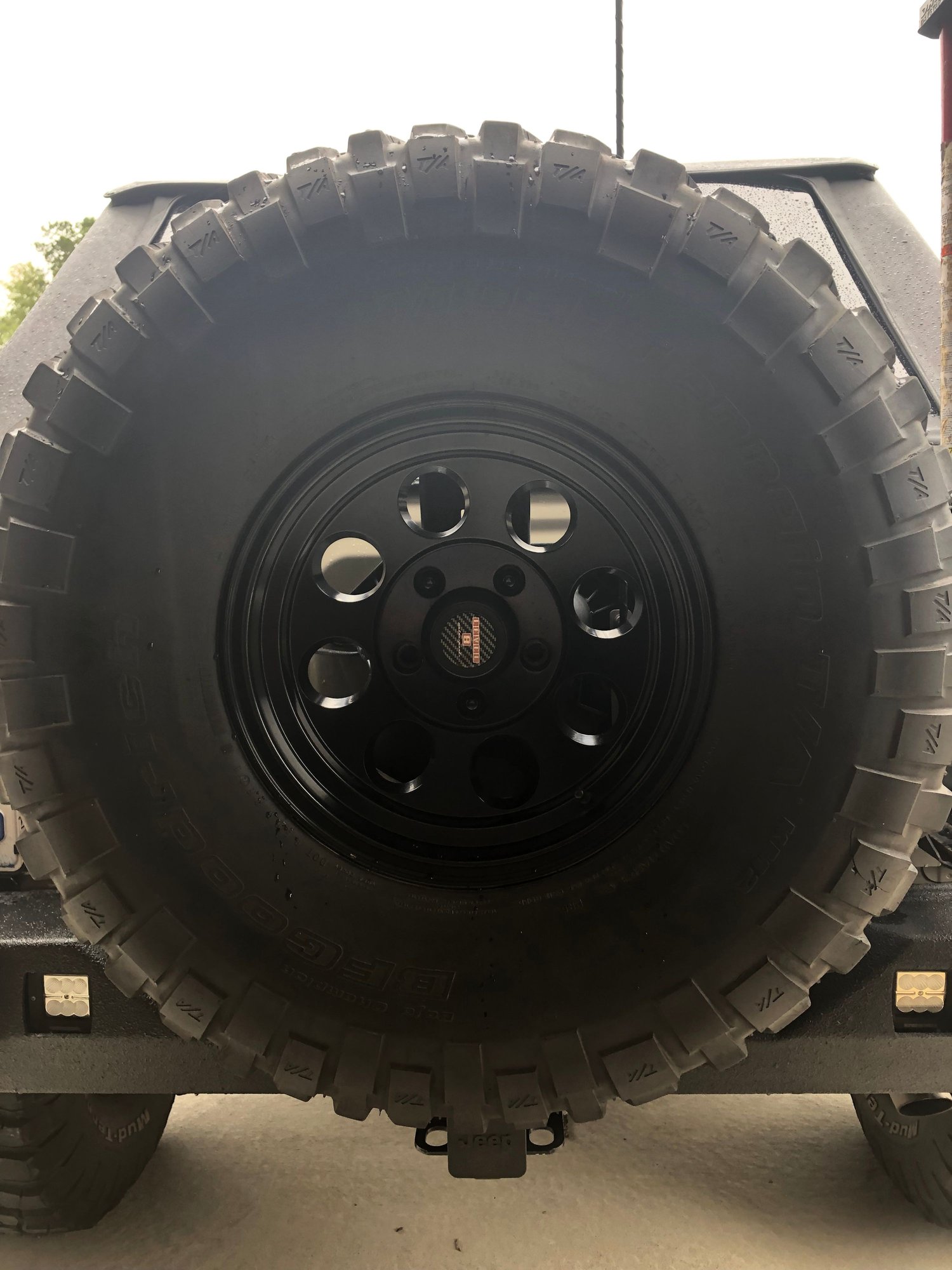 Wheels and Tires/Axles - 5 35" BFG KM2 MTs with wheels - Used - Concord, NC 28027, United States