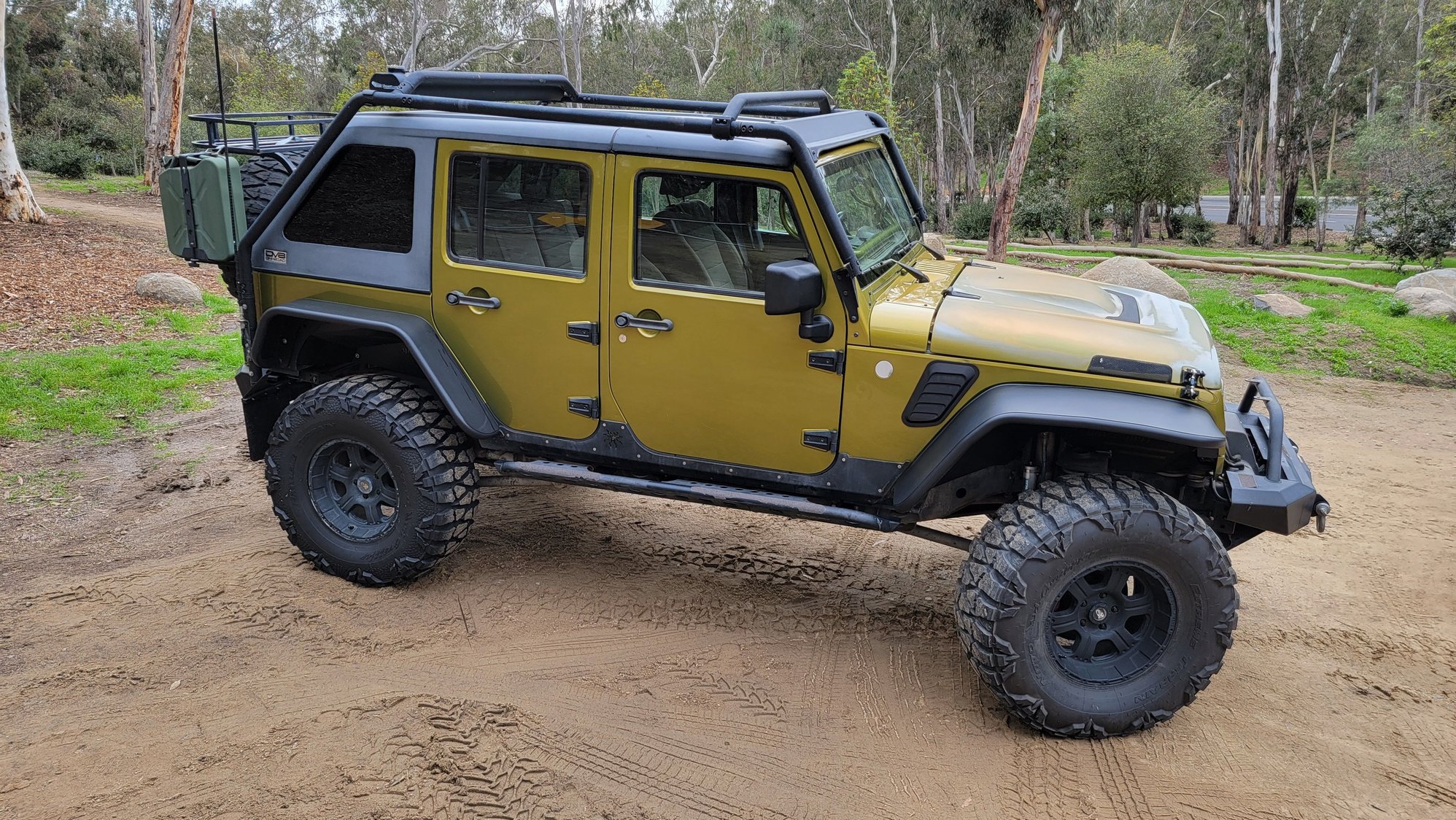 2007 Jeep Wrangler - Jeep JK Wrangler Rubicon 2007 4-door - offroad/rock crawl/overland - Used - VIN 1J4GA69197L165820 - 92,563 Miles - 6 cyl - 4WD - Automatic - SUV - Other - Carlsbad, CA 92008, United States