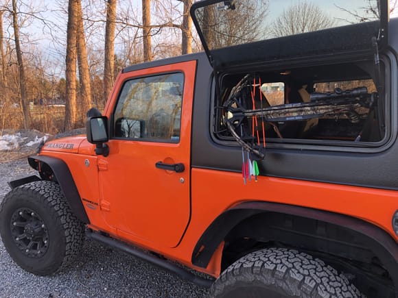 That’s how you load hunting gear into a JK. No more hassle for this guy I worked with mike at bulldawgmfg.com and I am loving this hardtop with discovery windows