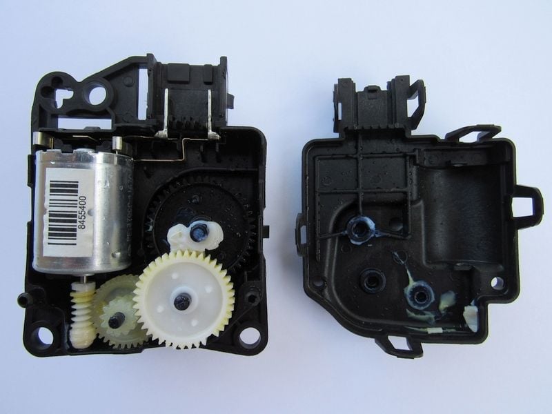 Jeep JK A/C Blend Door Actuator Replacement  - The top  destination for Jeep JK and JL Wrangler news, rumors, and discussion