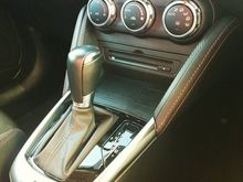 Front console tray for mazda2/CX-3