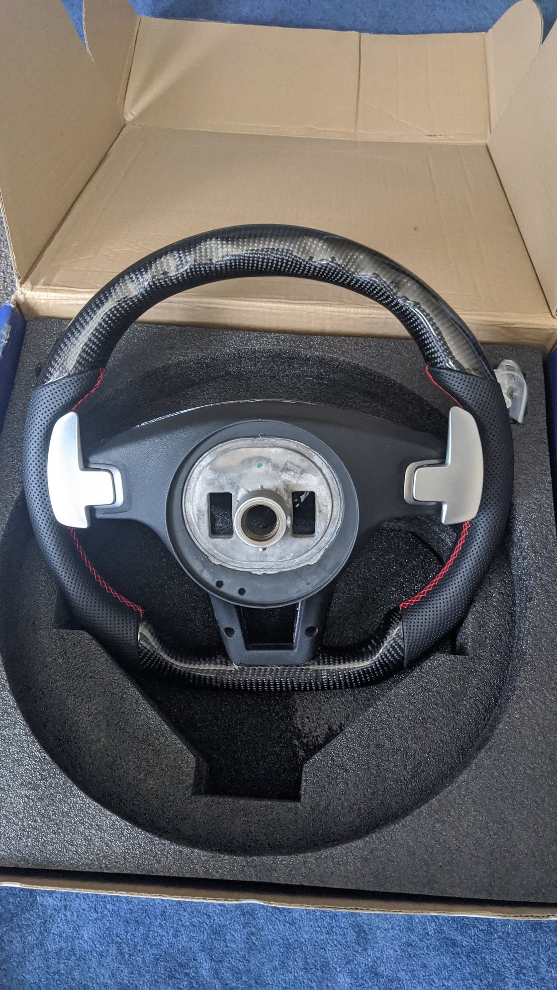 Steering/Suspension - W204 C63 carbon steering wheel LED - New - 2008 to 2015 Mercedes-Benz C63 AMG - Gravesend DA125J, United Kingdom