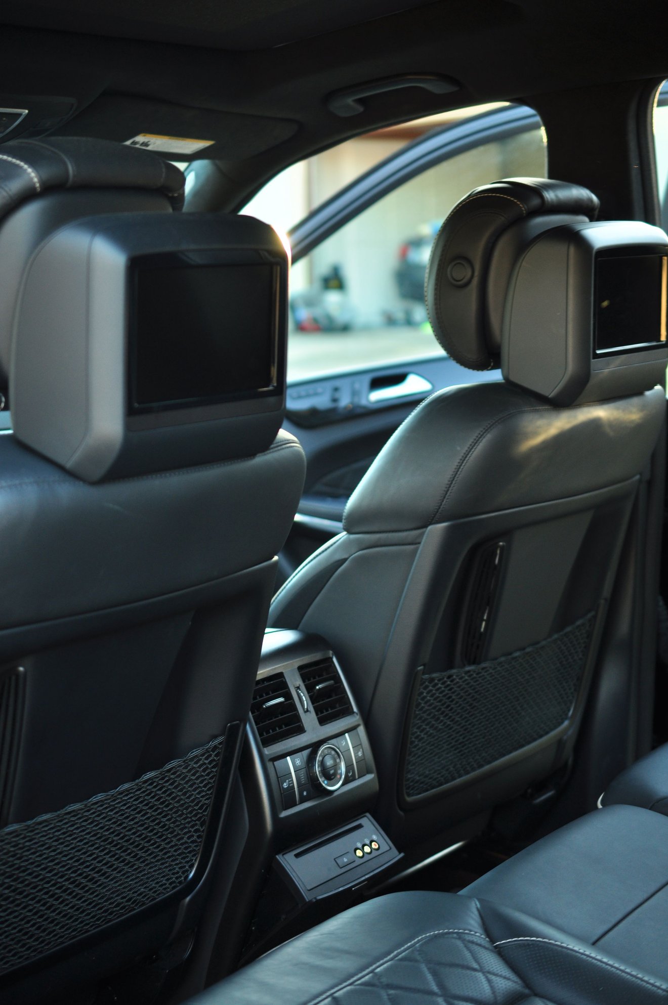 2015 Mercedes-Benz GL550 - For Sale: 2015 GL550 4Matic designo, fully optioned! - Used - VIN 4JGDF7DE0FA498861 - 75,000 Miles - 8 cyl - AWD - Automatic - SUV - Black - Southlake, TX 76092, United States