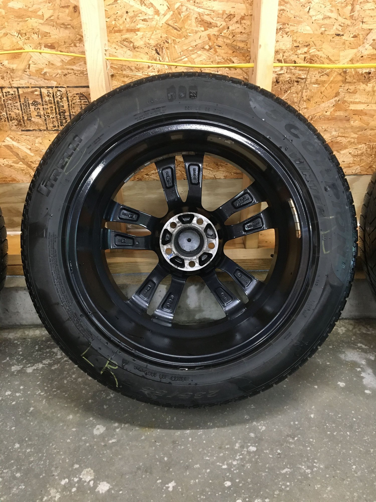 Wheels and Tires/Axles - 19" GLC or E Class Alloy Wheels - Used - 2016 to 2020 Mercedes-Benz GLC300 - 2017 to 2020 Mercedes-Benz GLC350e - 2017 to 2020 Mercedes-Benz GLC43 AMG - 2017 to 2019 Mercedes-Benz E300 - 2017 to 2018 Mercedes-Benz E400 - 2019 to 2020 Mercedes-Benz E450 - 2020 Mercedes-Benz E350 - Waterbury, VT 05677, United States
