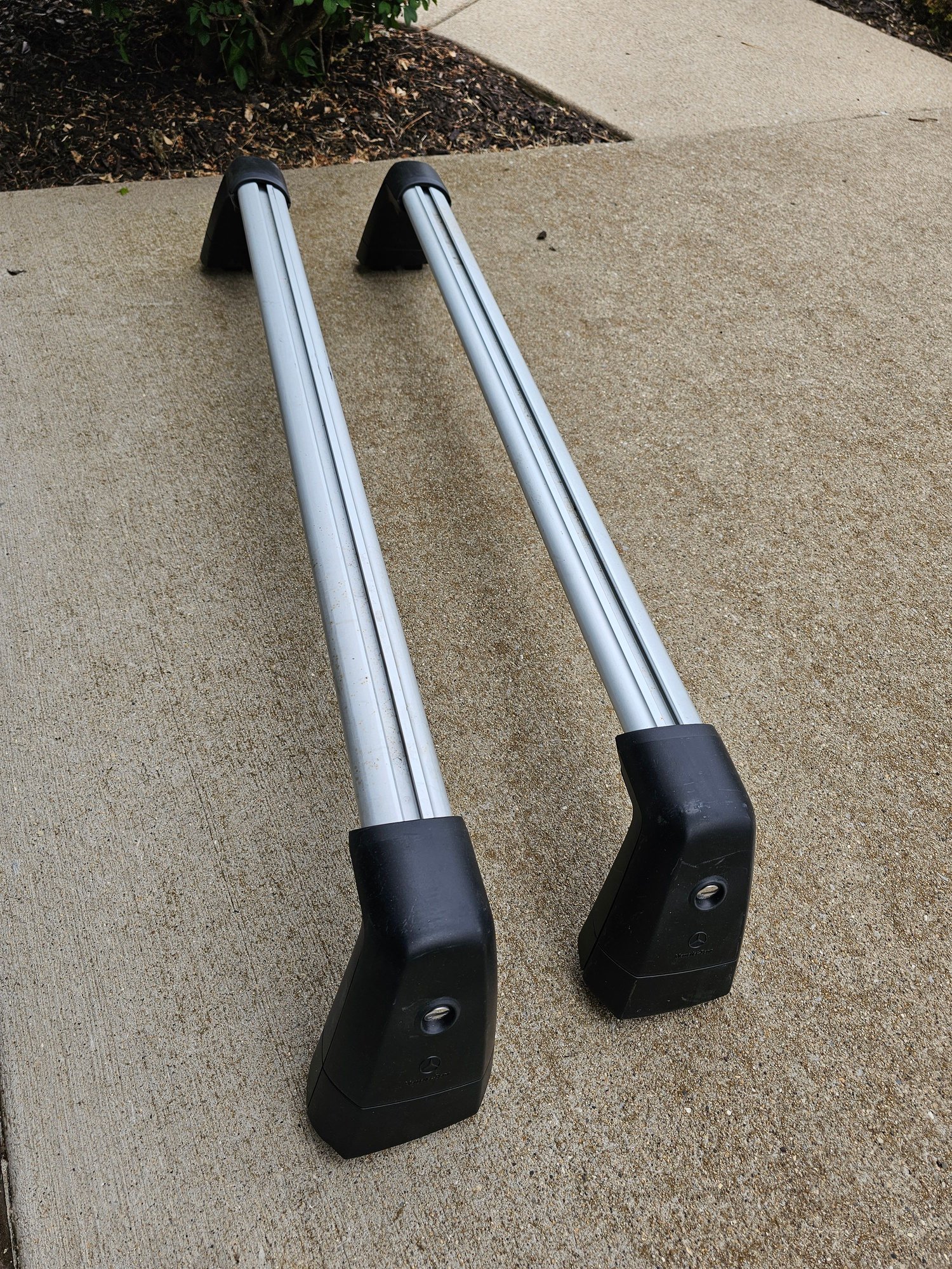 OEM Mercedes Basic Carrier Bars / Roof Rack for E Class W212 MBWorld