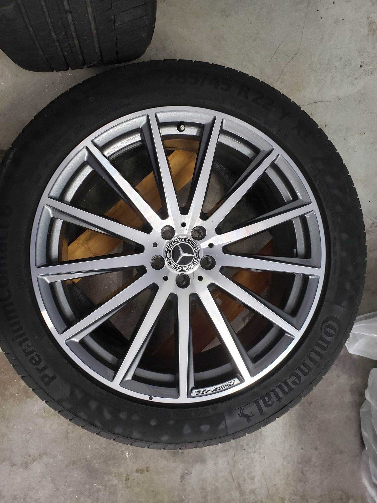 Wheels and Tires/Axles - GLS/GLE 22inch AMG Mercedes original wheels and tires - Used - 2020 to 2021 Mercedes-Benz GLS-Class - 2020 to 2021 Mercedes-Benz GLE-Class - 2020 to 2021 Mercedes-Benz Maybach S600 - Grand Bend, ON N0M1T0, Canada