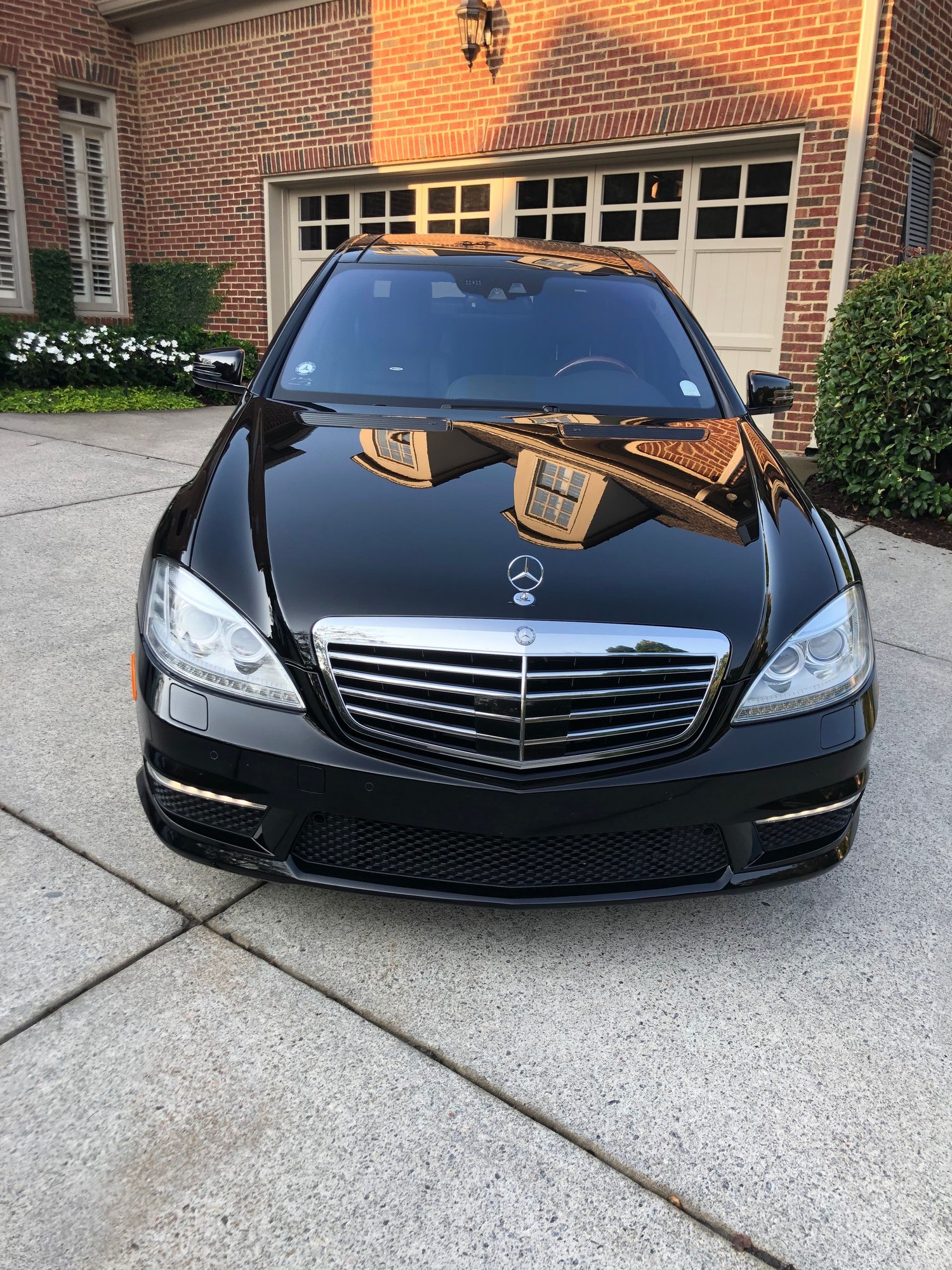 2010 Mercedes-Benz S63 AMG - 2010 Mercedes Benz S63 - Used - VIN WDDNG7HB1AA304052 - 39,228 Miles - 8 cyl - 2WD - Automatic - Black - Kennesaw, GA 30152, United States