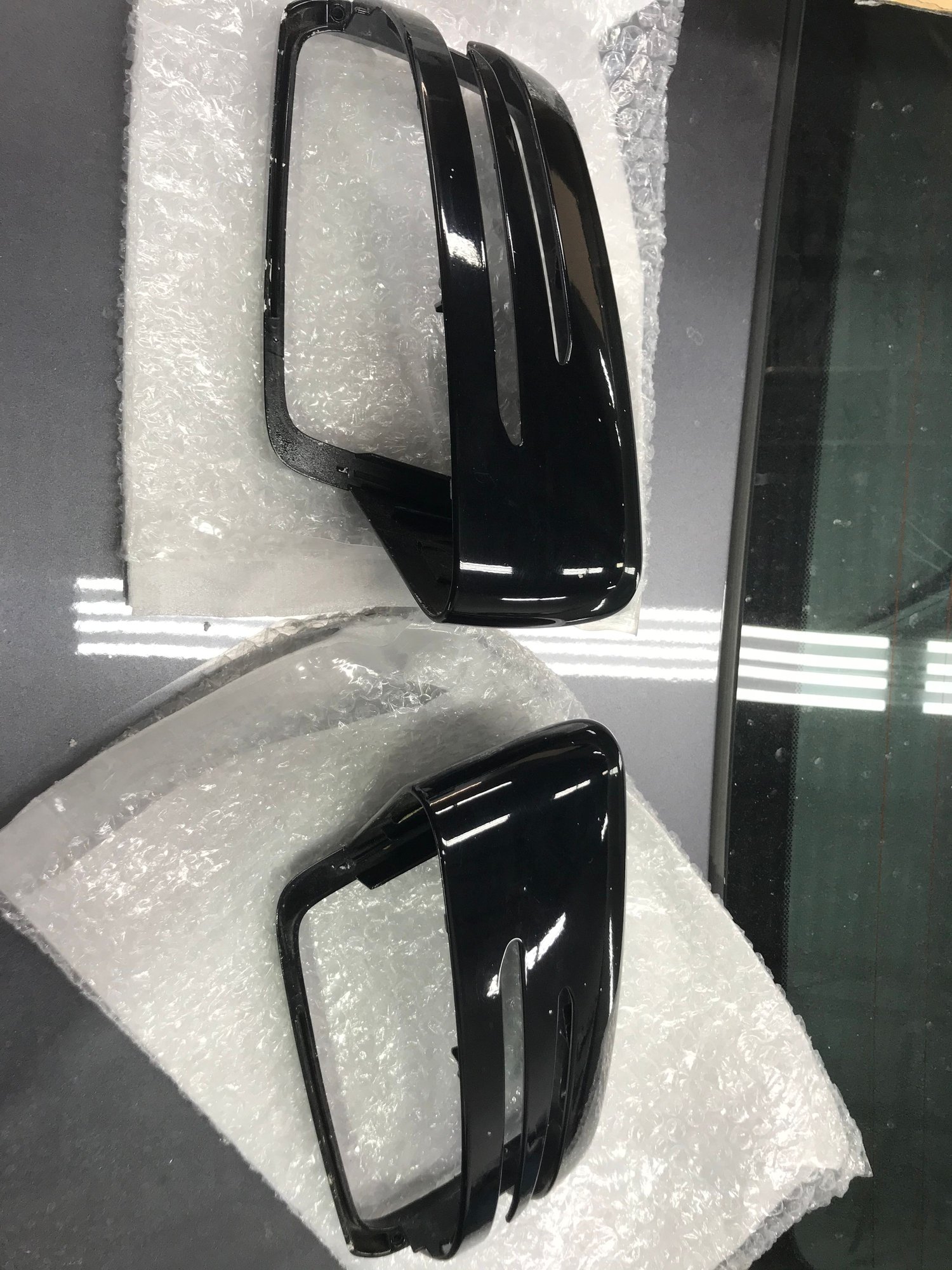 Exterior Body Parts - W204 side mirror caps oem - Used - 2012 to 2014 Mercedes-Benz C300 - Bronx, NY 10466, United States