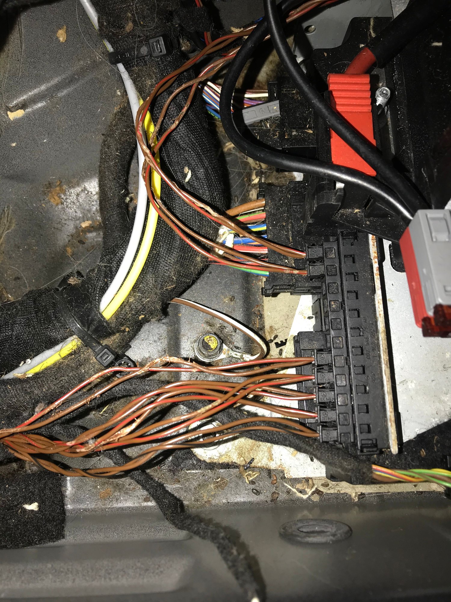 Engine - Electrical - SAM wires behind Passenger seat - Used - 2003 to 2006 Mercedes-Benz SL500 - Hillsborough, NJ 08844, United States