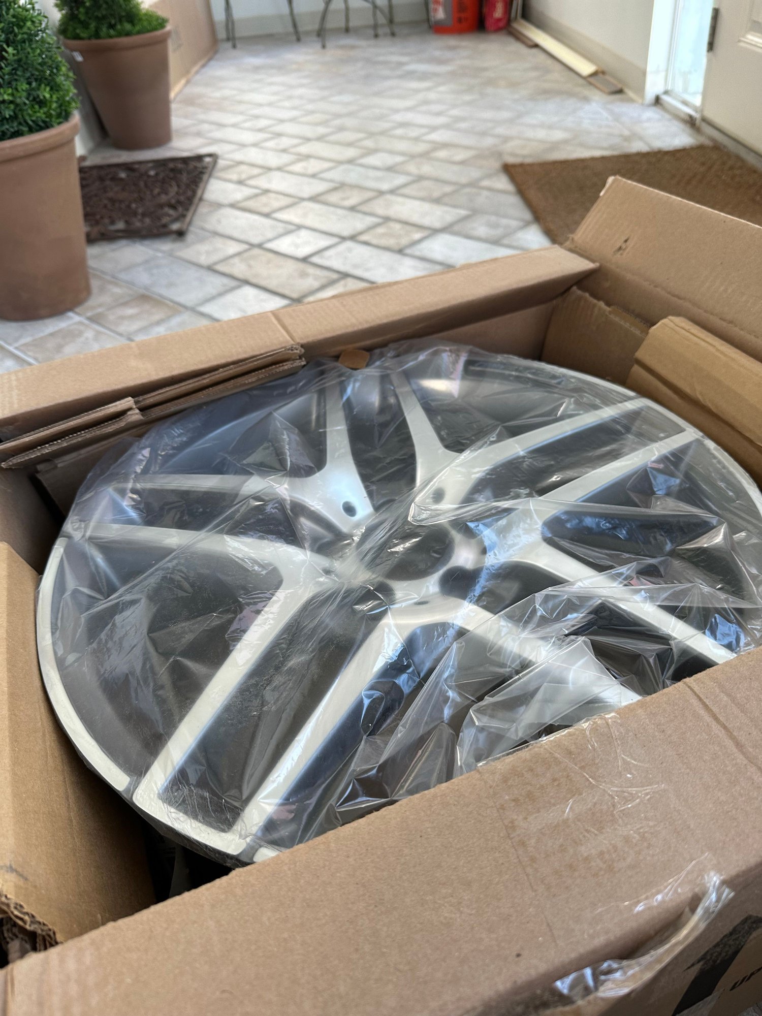 Wheels and Tires/Axles - 19" AMG OEM Factory Wheels ONLY - Used - 0  All Models - Rahway, NJ 07065, United States
