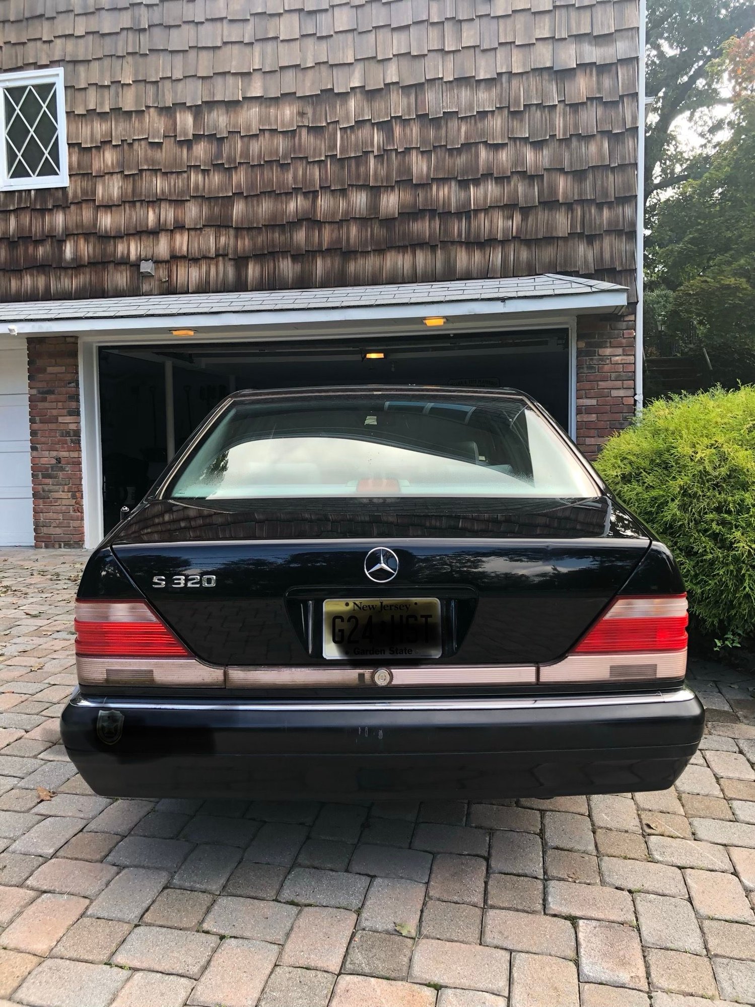1997 Mercedes-Benz S320 - 1997 Mercedes Benz s320 Black with grey interior - Used - VIN wdbga33g9va357022 - 149,000 Miles - Automatic - Sedan - Black - Fort Lee, NJ 07024, United States