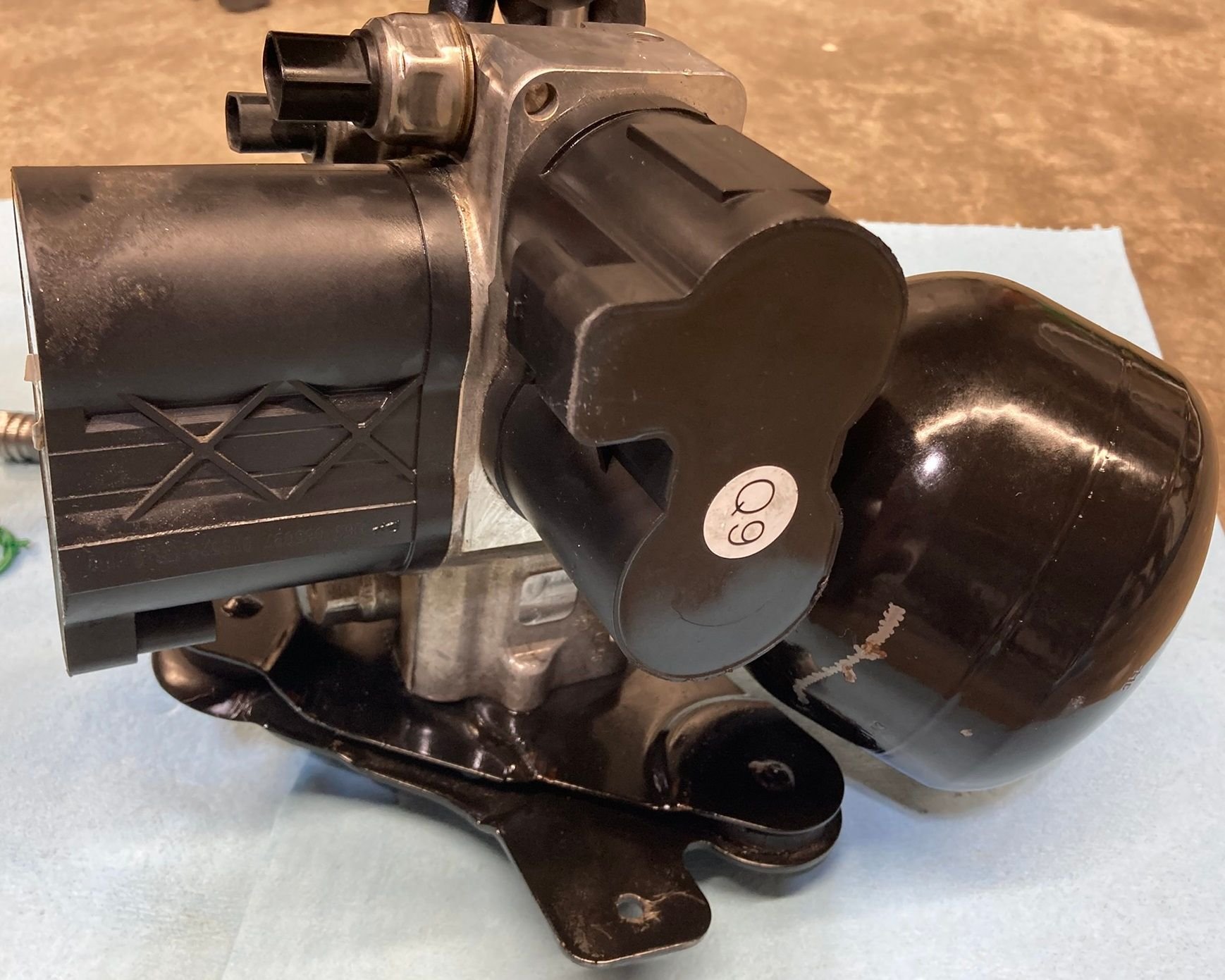 2008 SL55 AMG Front Axle Valve Unit - additional pictures for reference - alternate angle showing both dual solenoid housings