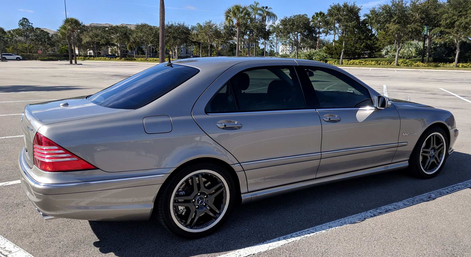 2006 Mercedes-Benz S65 AMG - 2006 S65 AMG 59,000 miles Super clean - Used - VIN WDBNG79J16A479732 - 59,000 Miles - 12 cyl - 2WD - Automatic - Sedan - Silver - Wellington, FL 33414, United States