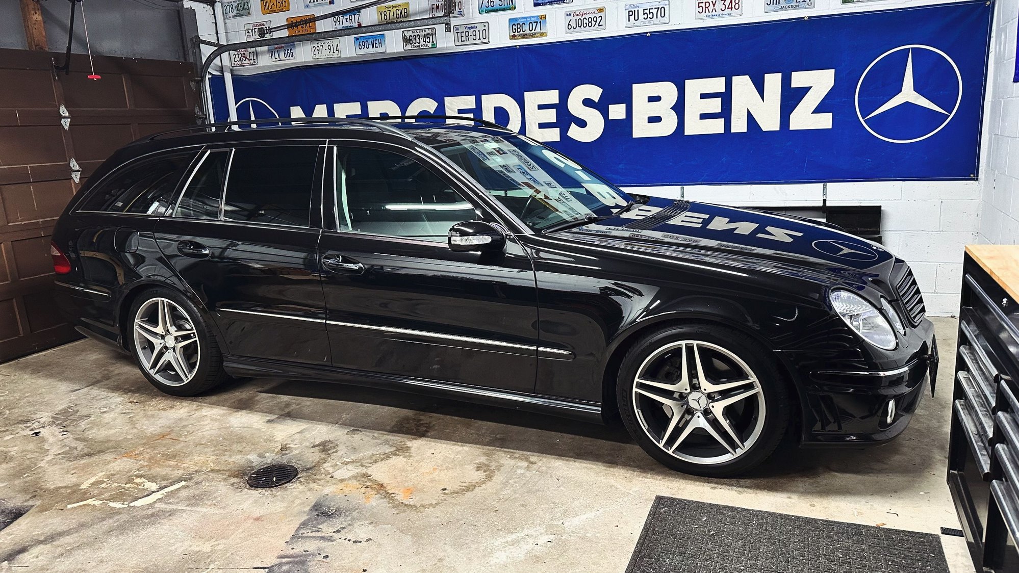 2006 Mercedes-Benz E500 - Massive Garage Sale! Possible Part out.  Wagon parts and more! - Bayside, NY 11360, United States