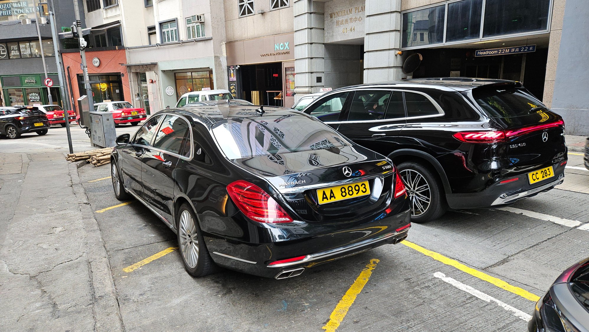 HK Island - RHD MAYBACK S500 👍