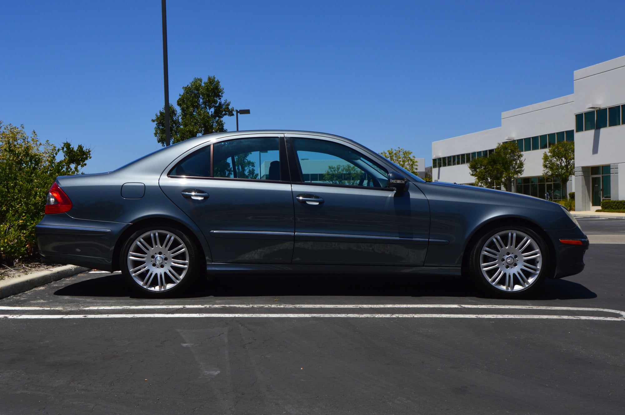 2008 Mercedes-Benz E350 - 2008 E350 - Used - VIN WDBUF56X98B249090 - 169,869 Miles - 6 cyl - 2WD - Automatic - Sedan - Gray - Lake Forrest, CA 92610, United States