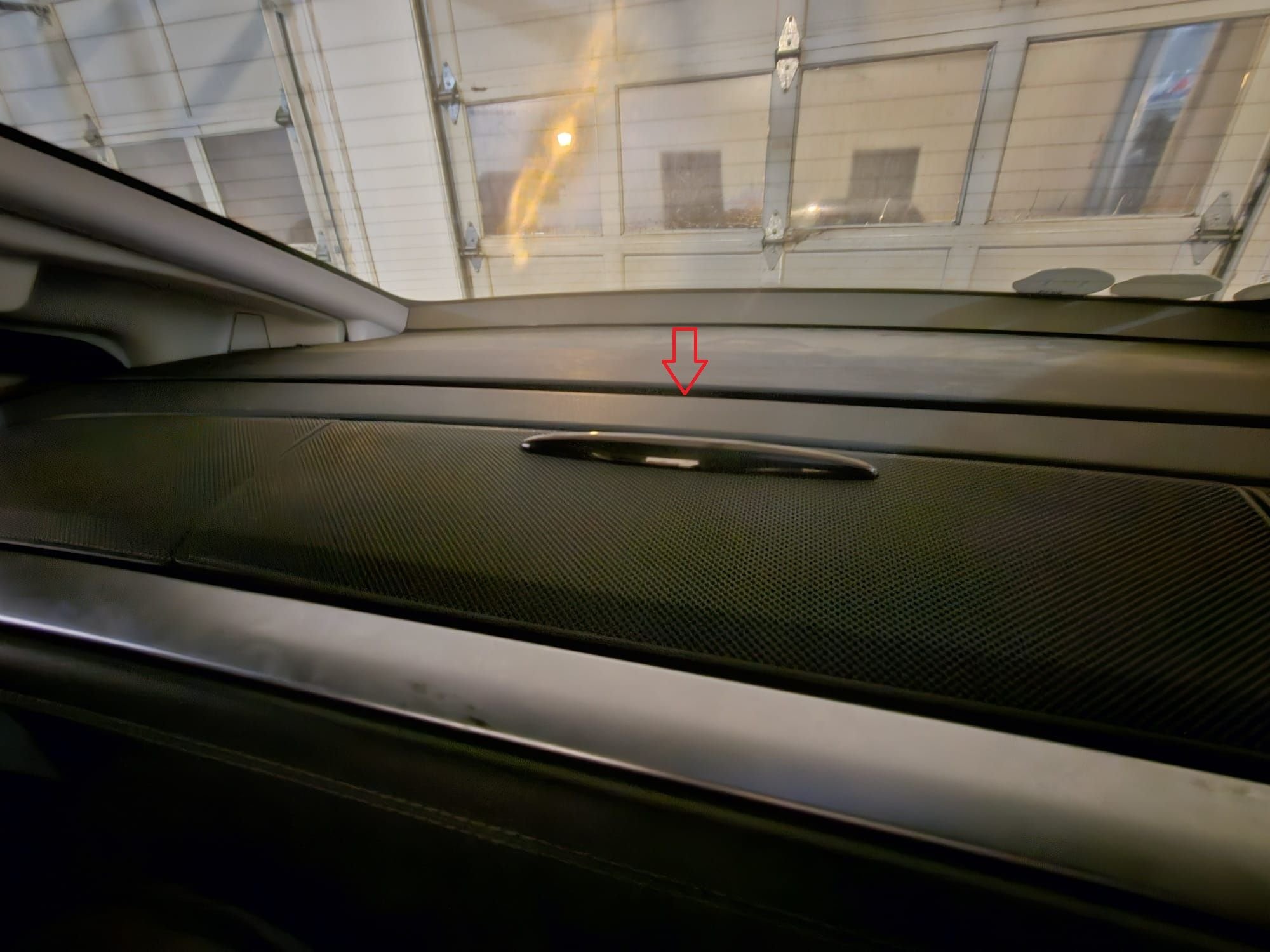 The middle part rattles, how is it secured? I do not want to wreck it more.