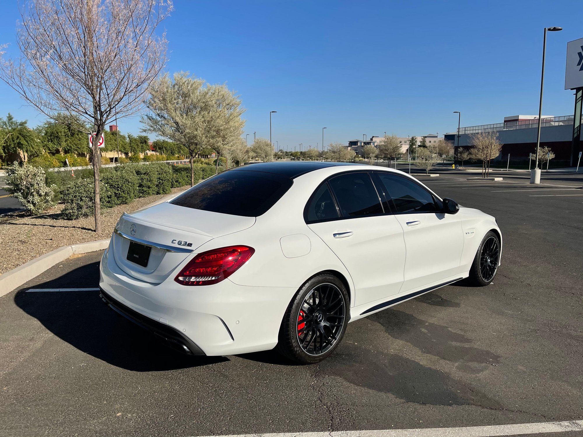 2018 Mercedes-Benz C63 AMG S - 2018 Mercedes Benz C63S AMG - Used - VIN 55SWF8HB9JU247919 - 32,256 Miles - 8 cyl - 2WD - Automatic - Sedan - White - Tempe, AZ 85281, United States