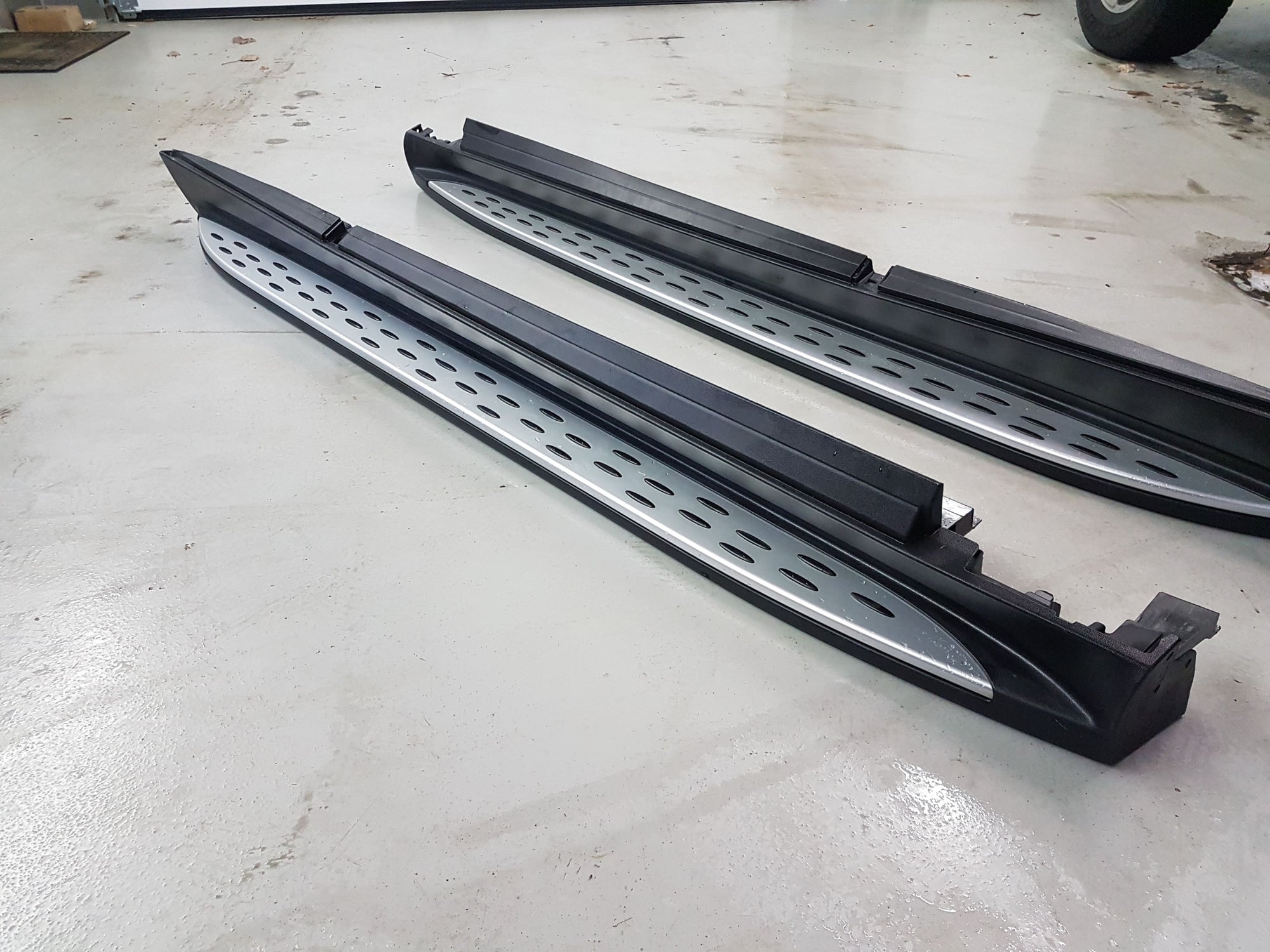 Exterior Body Parts - Minty 2013 ML350 running boards - Used - 2012 to 2016 Mercedes-Benz ML350 - Montreal/south Shore, QC H2T1T3, Canada