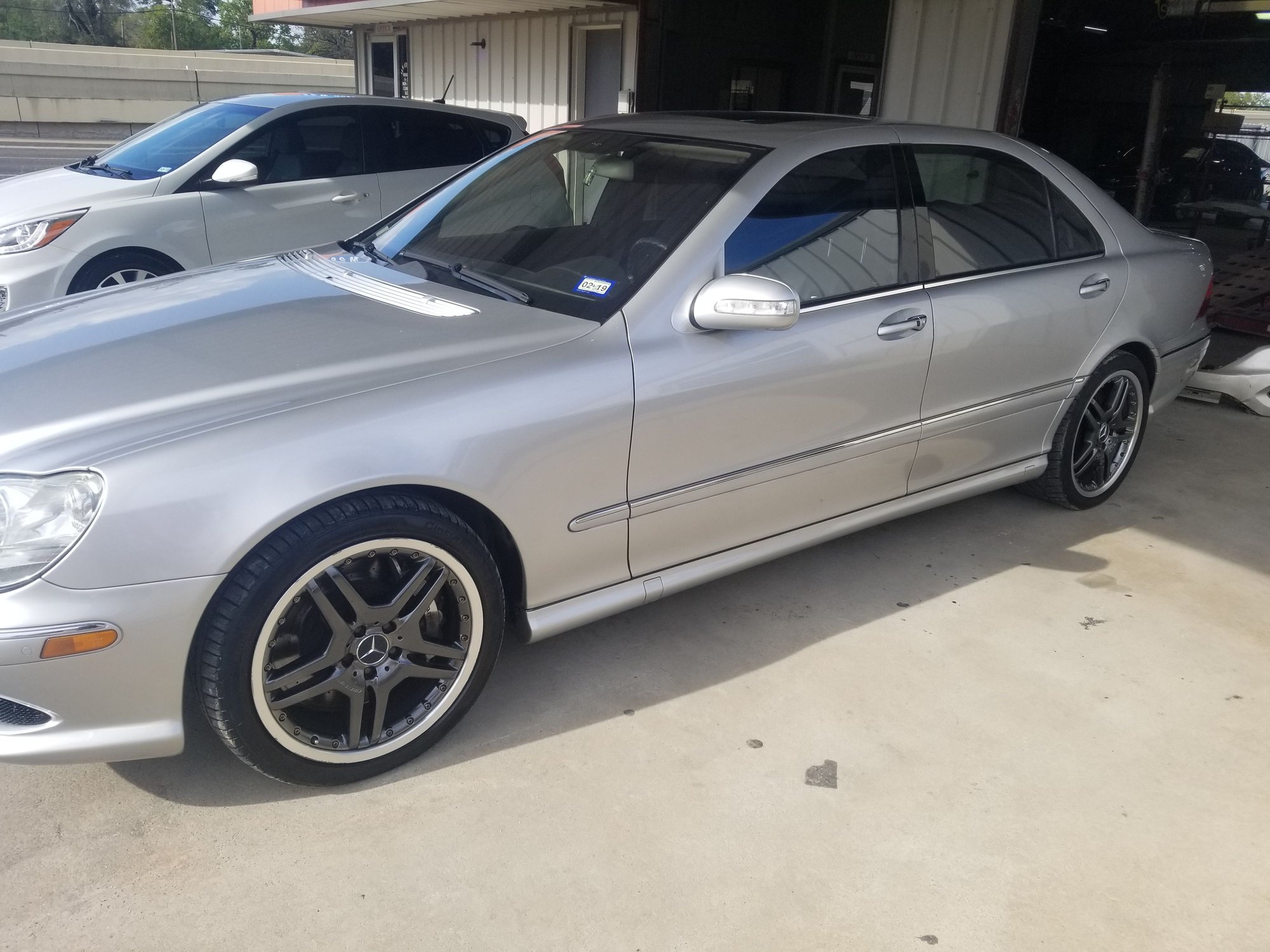 2006 Mercedes-Benz S65 AMG - Nice W220 S65 AMG 95K miles - Used - VIN WDBNG79J66A476325 - 95,000 Miles - 12 cyl - 2WD - Automatic - Sedan - Silver - Vidor, TX 77662, United States