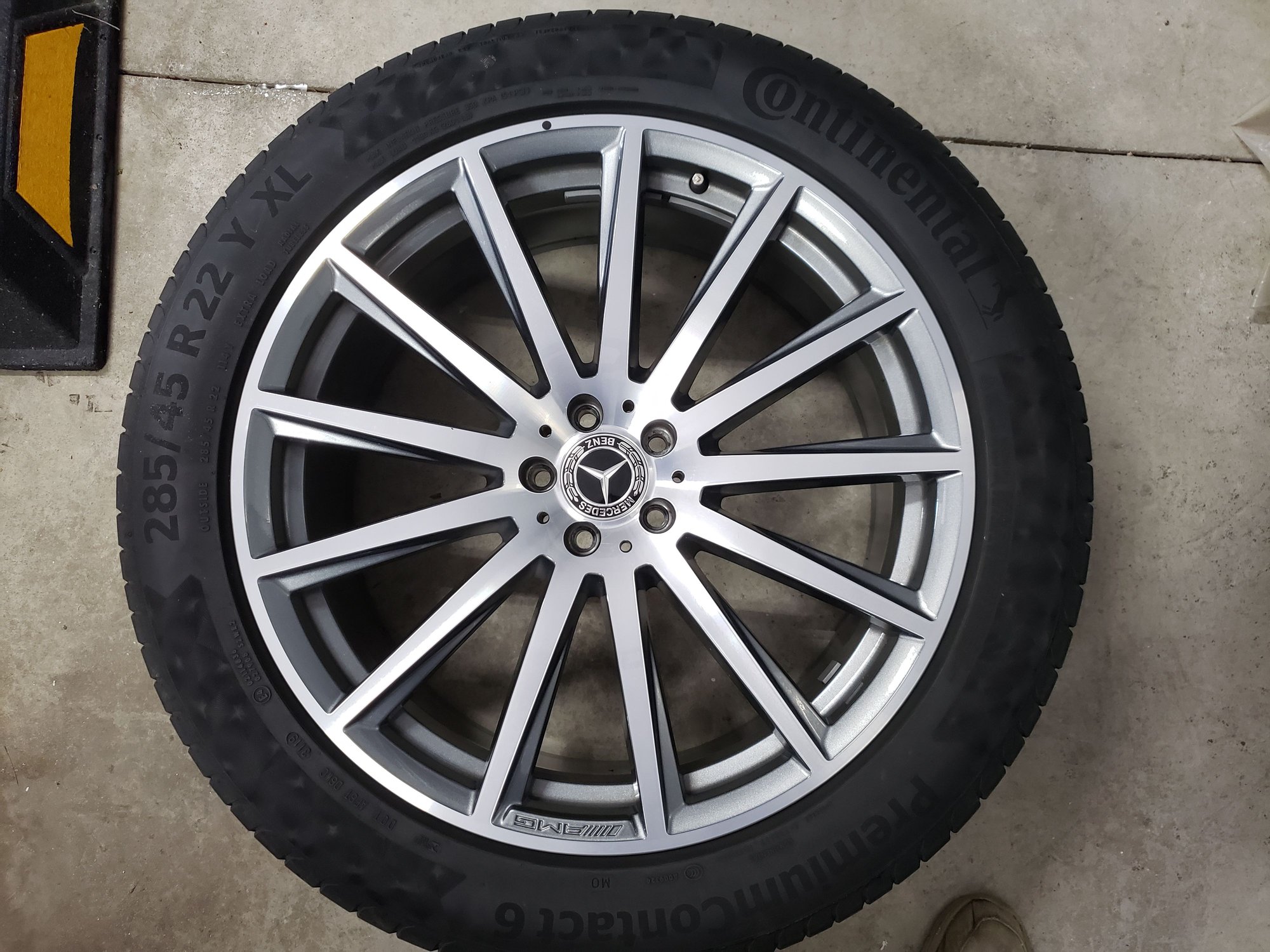 Wheels and Tires/Axles - GLS/GLE 22inch AMG Mercedes original wheels and tires - Used - 2020 to 2021 Mercedes-Benz GLS-Class - 2020 to 2021 Mercedes-Benz GLE-Class - 2020 to 2021 Mercedes-Benz Maybach S600 - Grand Bend, ON N0M1T0, Canada