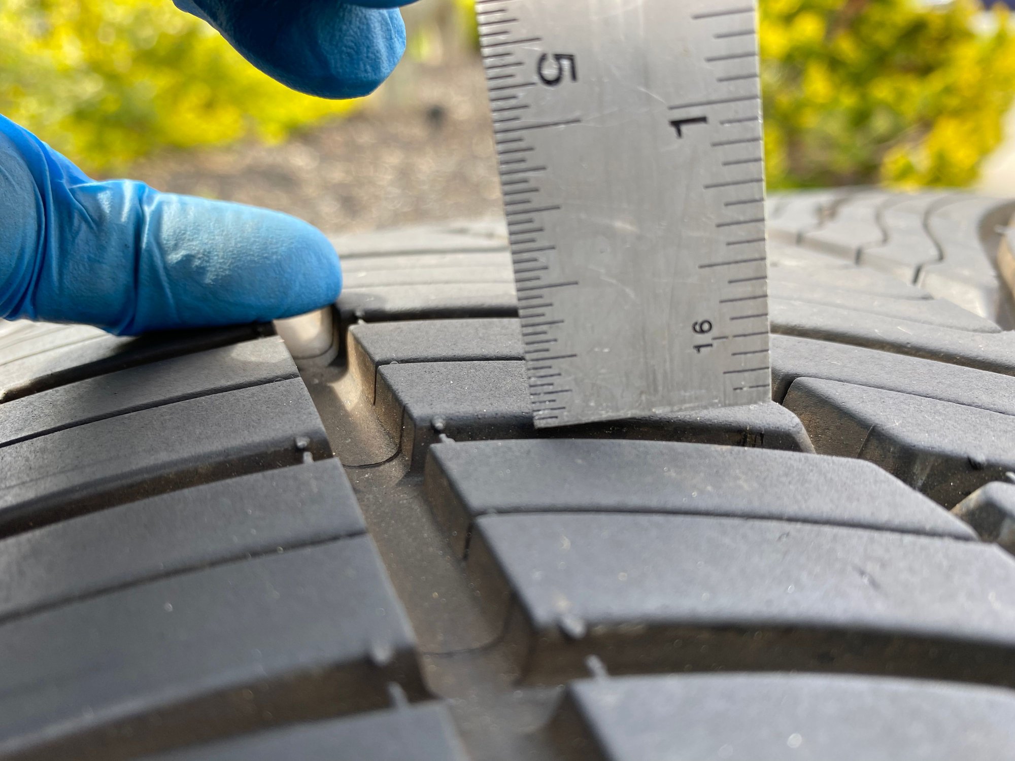 Wheels and Tires/Axles - 2 Tires 285/35 20 BF Goodrich G Force Comp 2 AS 104Y XL BSW  Free Shipping - Used - All Years Any Make All Models - Lumberton, NJ 08048, United States