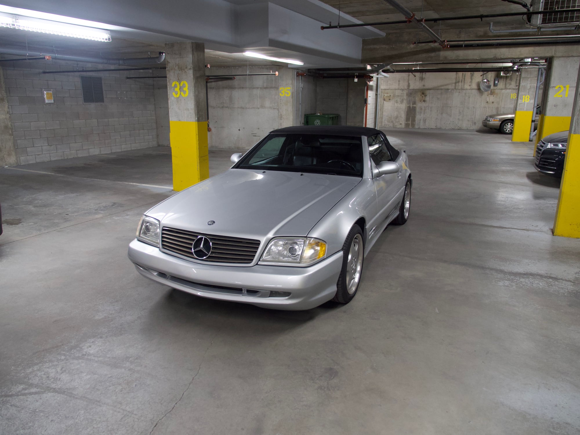 1999 Mercedes-Benz SL500 - 1999 Mercedes SL500 Sport (AMG package) with PANORAMIC SUNROOF - Used - VIN WDBFA68F4XF183900 - 148,864 Miles - 8 cyl - 2WD - Automatic - Convertible - Gray - Montréal, QC H2Y 1A, Canada