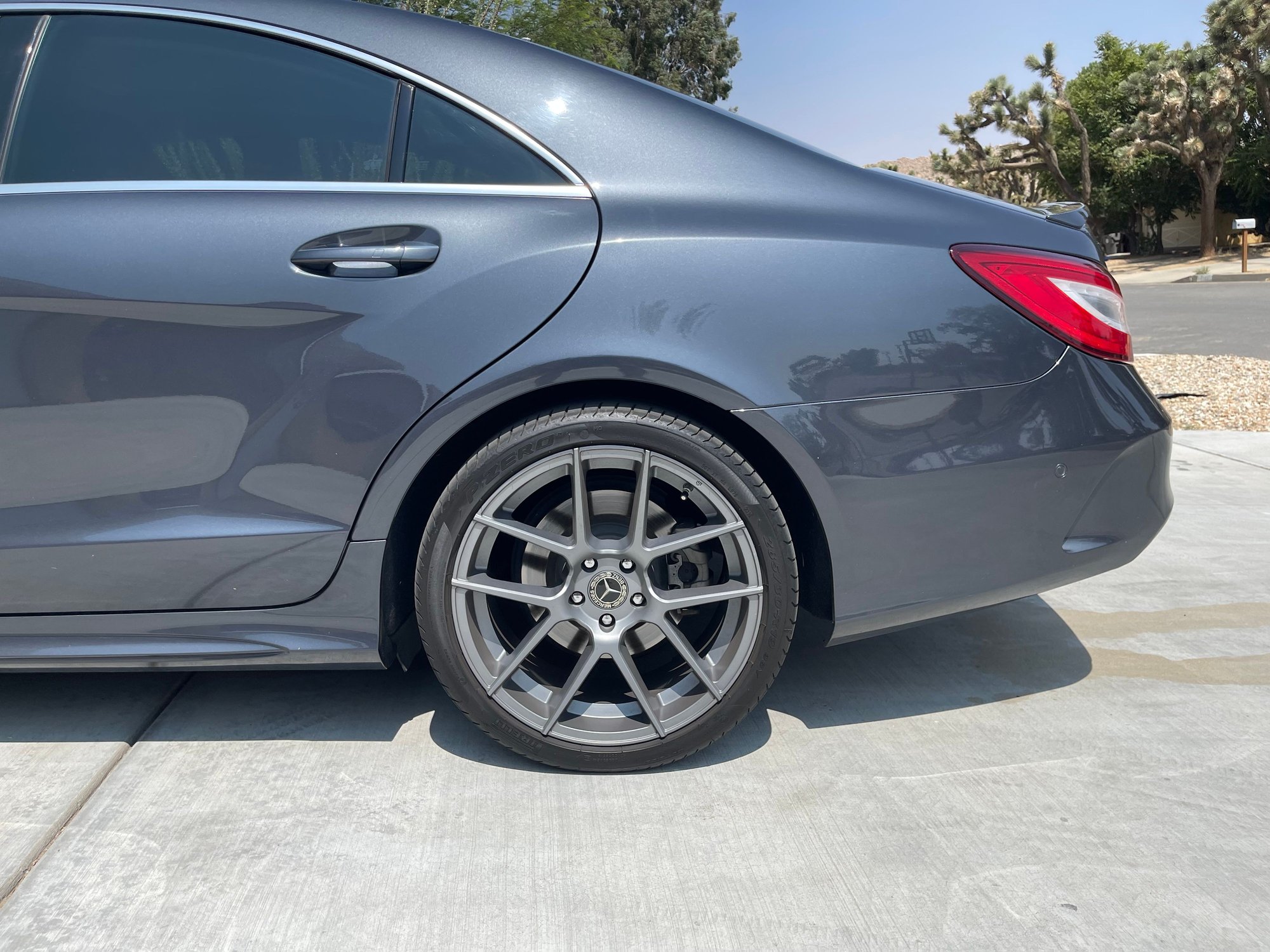 2015 Mercedes-Benz CLS550 - Mercedes Benz 2015 W218 CLS550 RWD 9speed auto Gray-M Black leather very clean - Used - VIN WDDLJ7DB9FA149370 - 59,200 Miles - 8 cyl - 2WD - Automatic - Sedan - Black - Yucca Valley, CA 92284, United States