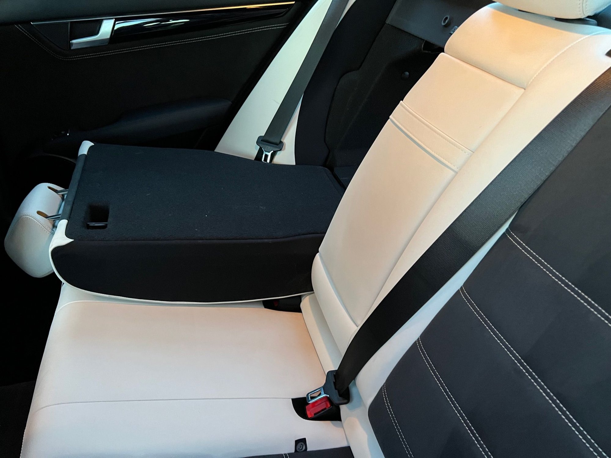 2014 Mercedes-Benz C63 AMG - 2014 Mercedes Benz C63 AMG Edition 507 - Used - VIN WDDGF7HB6EG157659 - 8 cyl - 2WD - Automatic - Sedan - White - Grand Junction, CO 81505, United States