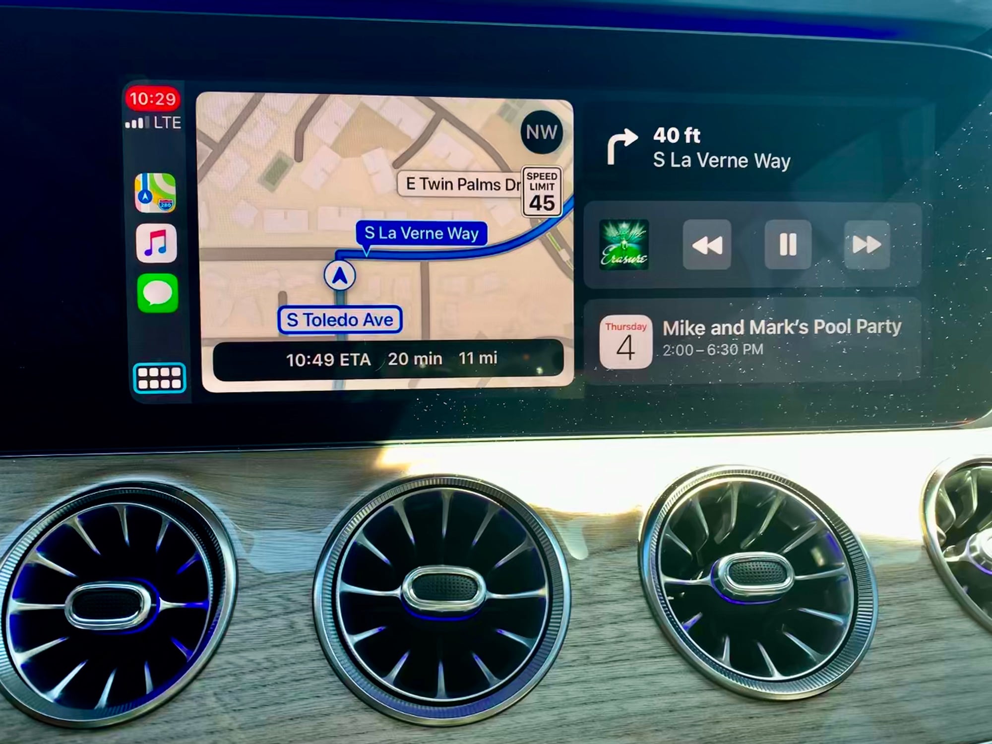 Will the new CarPlay finally allow fullscreen on Mercedes MBUX? Since that  photo clearly is from a Mercedes. : r/mercedes_benz