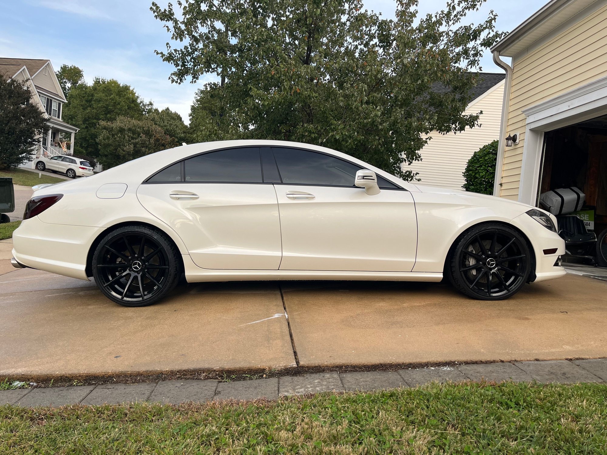 2012 Mercedes-Benz CLS550 - 2012 Diamond white CLS550 4matic stage one tuned - Used - VIN WDDLJ9BB0CA050060 - 73,000 Miles - 8 cyl - AWD - Automatic - Sedan - White - Raleigh, NC 27614, United States