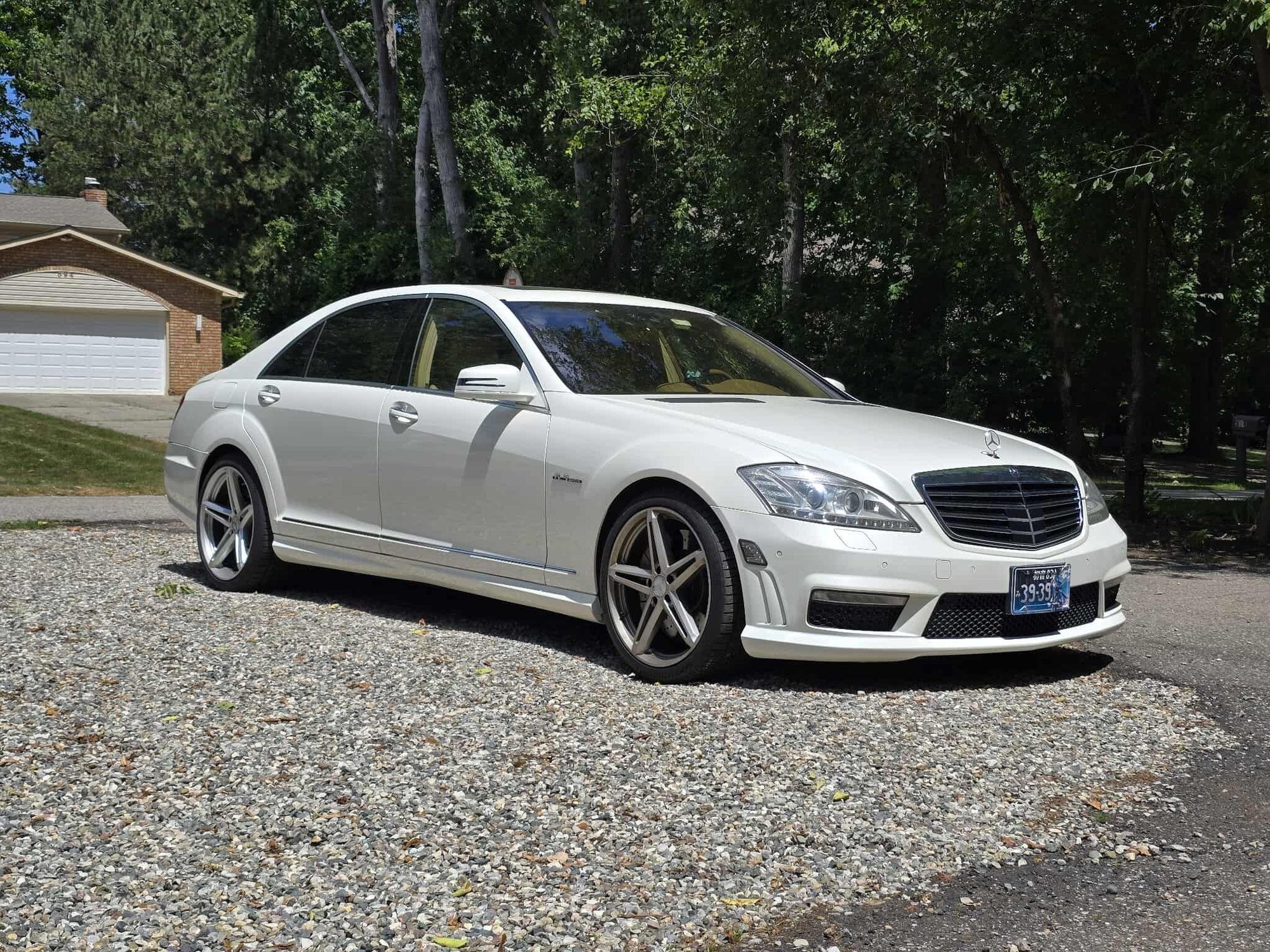 2010 Mercedes-Benz S63 AMG - Diamond White 2010 S63 AMG 98K miles M156 clean title - Used - VIN WDDNG7HB5AA359832 - 98,101 Miles - 8 cyl - 2WD - Automatic - Sedan - White - Troy, MI 48085, United States