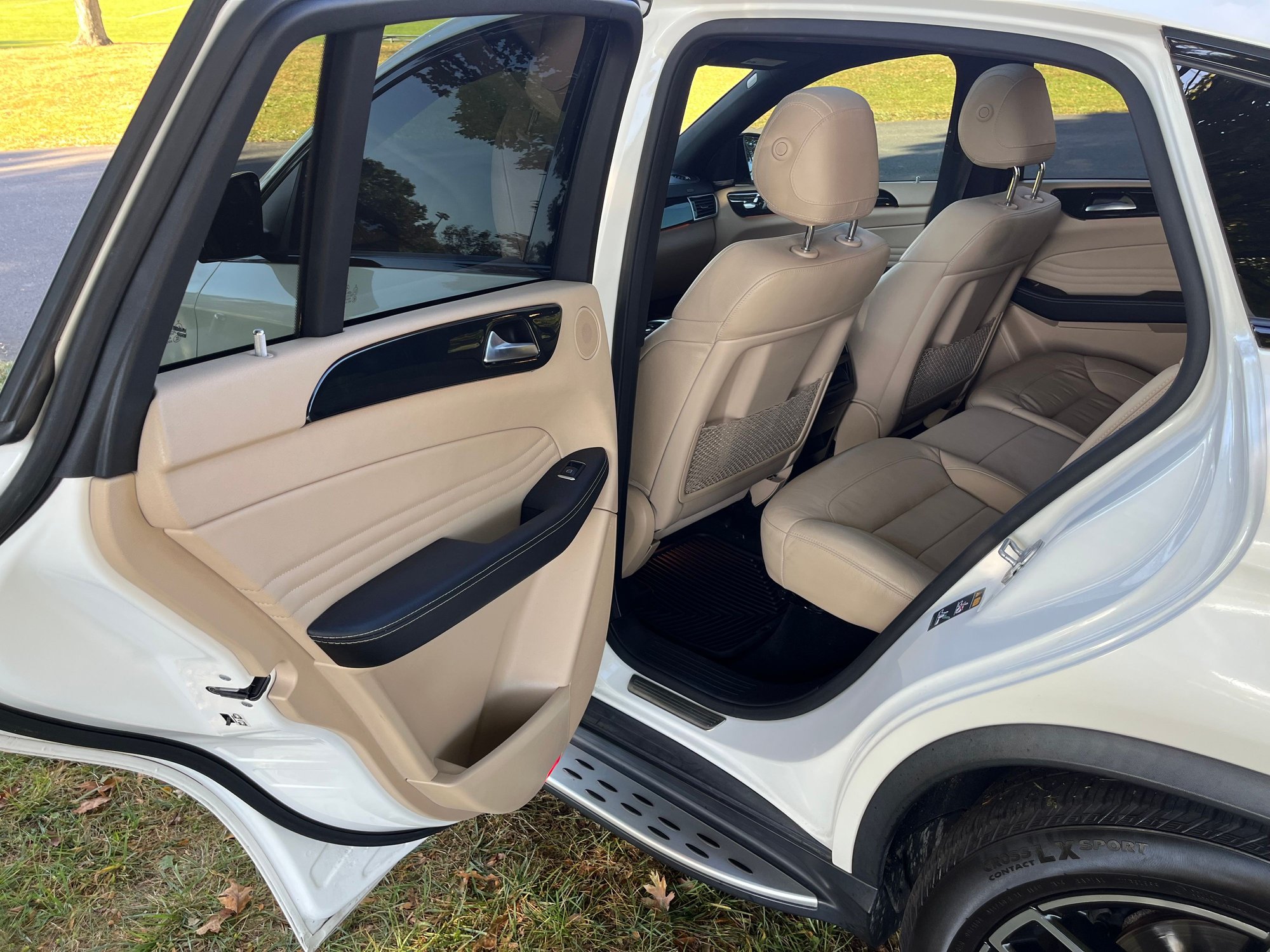 2017 Mercedes-Benz GLE43 AMG - 2017 Mercedes-Benz AMG GLE 43 Coupe 4MATIC - Used - VIN 4JGED6EB8HA066370 - 69,033 Miles - 6 cyl - 4WD - Automatic - Coupe - White - Allentown, PA 18104, United States