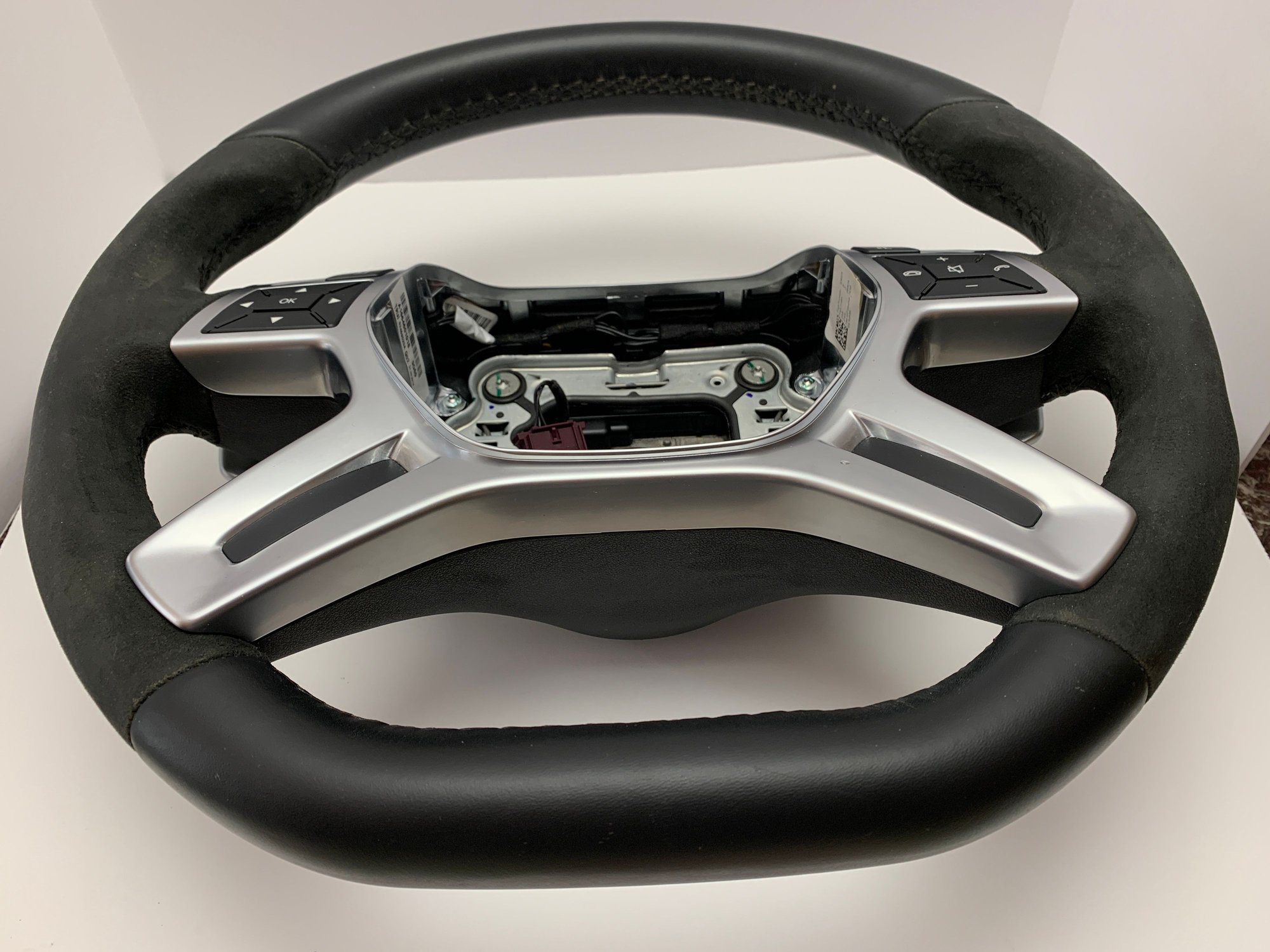 Steering/Suspension - MERCEDES AMG W166 ML63 X166 GL63 OEM FLAT BOTTOM STEERING WHEEL A1664601018 9G60 - Used - 2013 to 2018 Mercedes-Benz G550 - 2013 to 2016 Mercedes-Benz GL550 - 2012 to 2014 Mercedes-Benz ML550 - Bradenton, FL 34202, United States