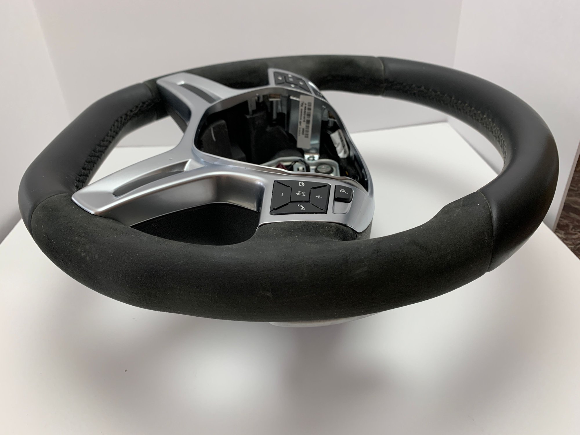Interior/Upholstery - MERCEDES AMG W166 ML63 X166 GL63 W463 OEM FLAT BOTTOM STEERING WHEEL A1664601018 9G60 - Used - 2013 to 2018 Mercedes-Benz G550 - 2013 to 2016 Mercedes-Benz GL450 - 2012 to 2015 Mercedes-Benz ML350 - Bradenton, FL 34202, United States