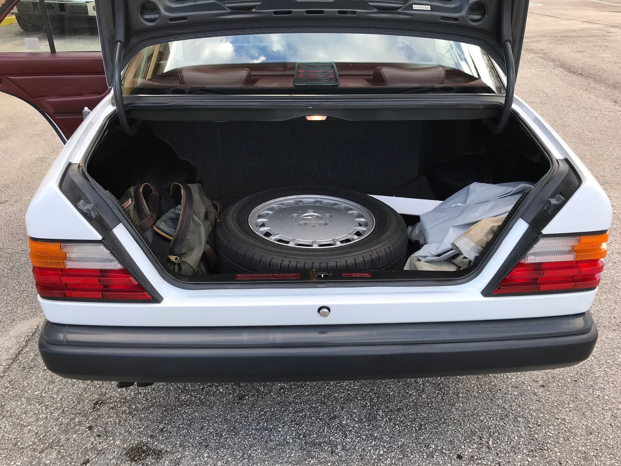 1987 Mercedes-Benz 300E - Super Clean 1987 300e 63.5k miles - Used - VIN WDBEA30D0HA50928 - 63,500 Miles - 6 cyl - 2WD - Automatic - Sedan - White - Stuart, FL 34994, United States